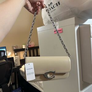 *SOLD* NWT Coach Idol Bag 23 Chain Shoulder Crossbody Bag - Ivory ($550 retail)